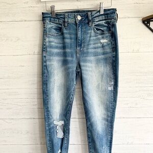 American Eagle Distressed High Rise Jegging Short size 6